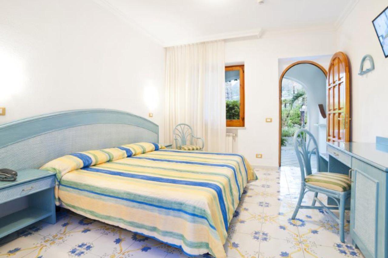 Park Hotel Terme Mediterraneo Форио Экстерьер фото
