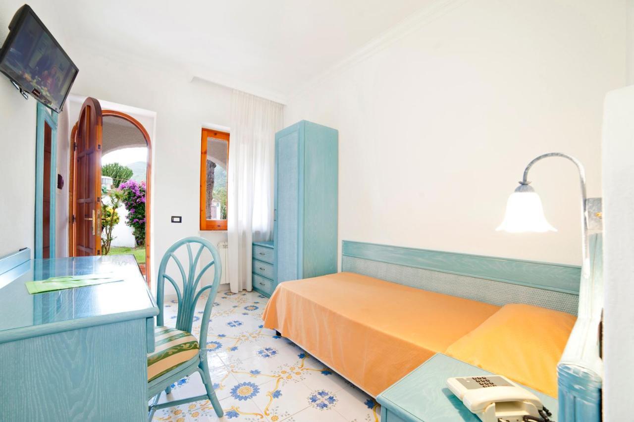 Park Hotel Terme Mediterraneo Форио Экстерьер фото